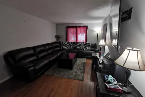 4 Rannie Crt, Thorold, ON L2V 4X2