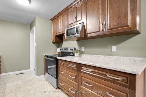 6 Dean Cres, Ingersoll, ON N5C 3C2