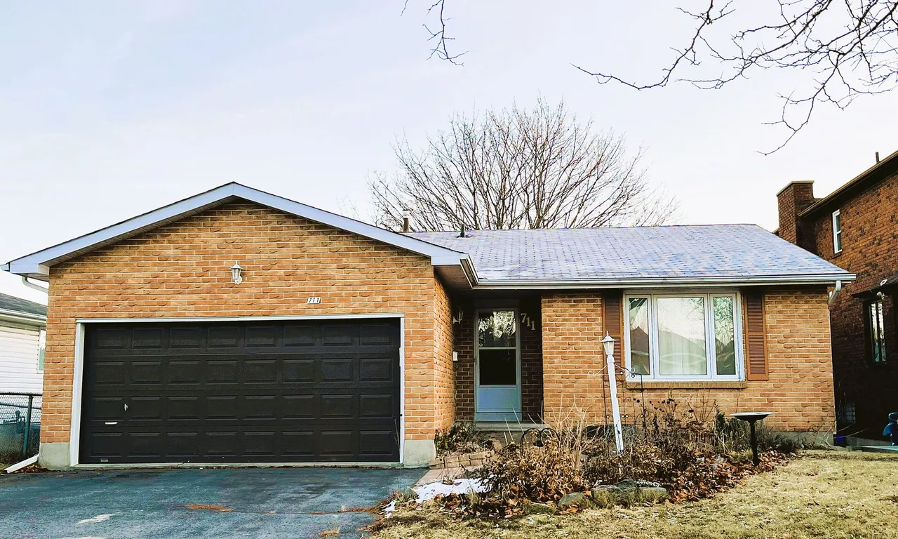 711 Muirfield Cres, Kingston, ON K7M 8E6