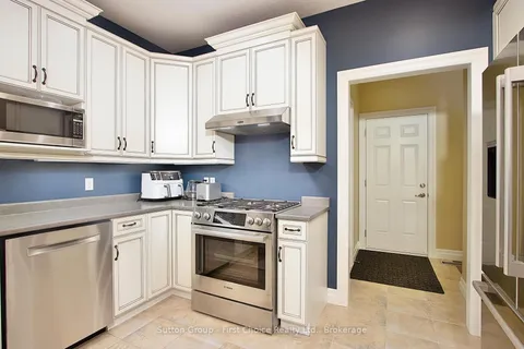 128 Sir Adam Beck Rd, Stratford, ON N5A 8C2