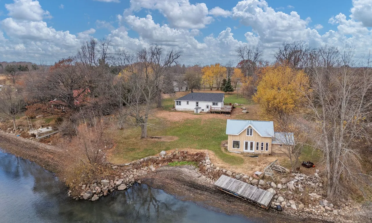 217 Eleventh Line Rd, Frontenac Islands, ON K0H 2Y0