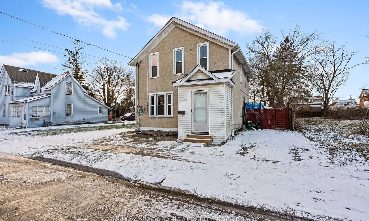 698 King St, Port Colborne, ON L3K 4J2