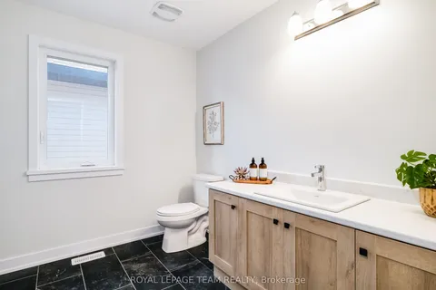 1005 MOORE Street, Brockville, ON K6V 7N1