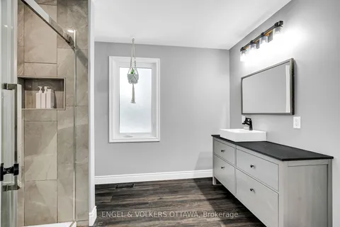 8301 Albert Bouwers Circ, Greely - Metcalfe - Osgoode - Vernon and Area, ON K0A 2P0