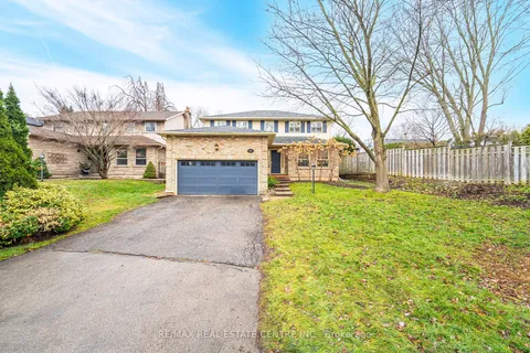 257 York Rd, Hamilton, ON L9H 1N1