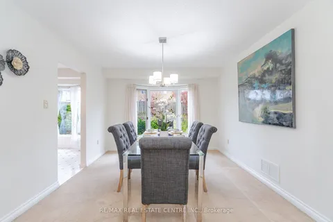 257 York Rd, Hamilton, ON L9H 1N1