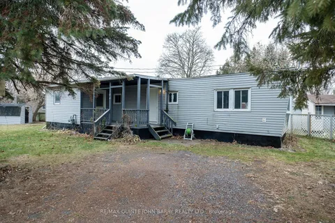 104-63 Whites Rd, Quinte West, ON K8V 5P5