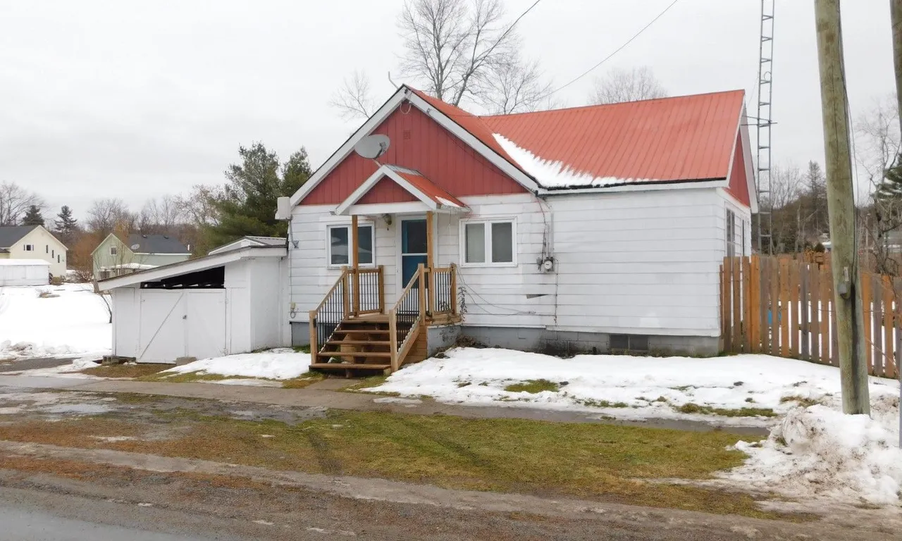 46 Hungerford St, Tweed, ON K0K 3J0