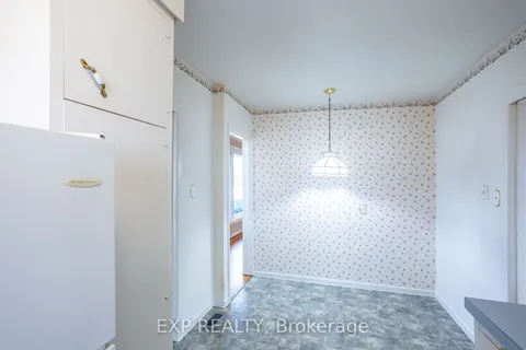 98 Lemoine St, Belleville, ON K8P 4H1