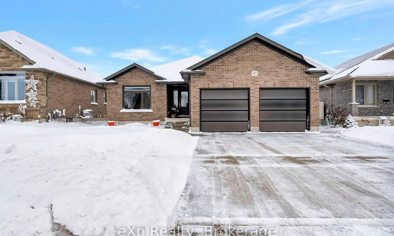 975 Reserve Ave, North Perth, ON N4W 0B5