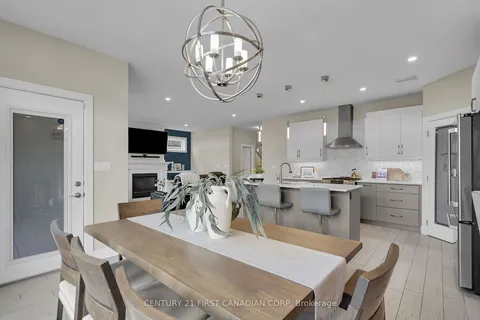 15 Honey Bend, St. Thomas, ON N5P 3S6