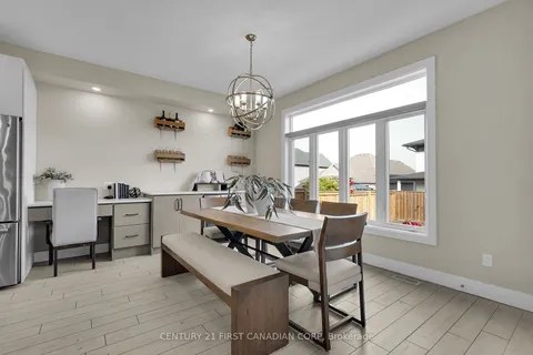 15 Honey Bend, St. Thomas, ON N5P 3S6