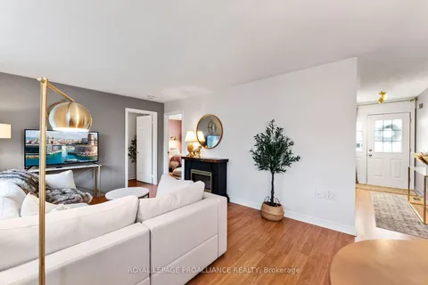 1 Lockwood Dr, Brighton, ON K0K 1H0