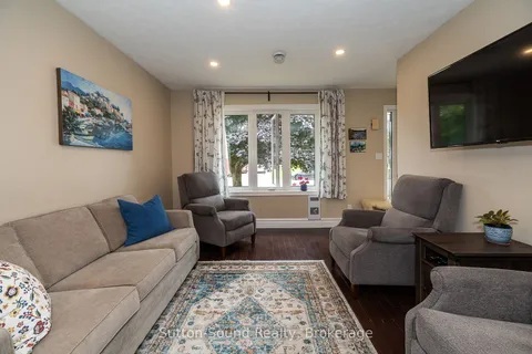 1160 12th St, Owen Sound, ON N4K 5Y6