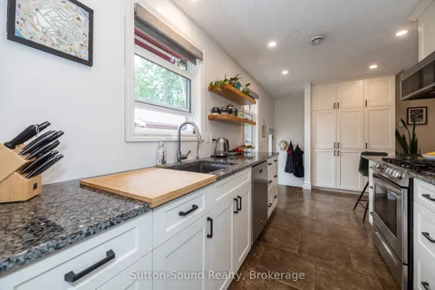 1160 12th Street, ON N4K 5Y6