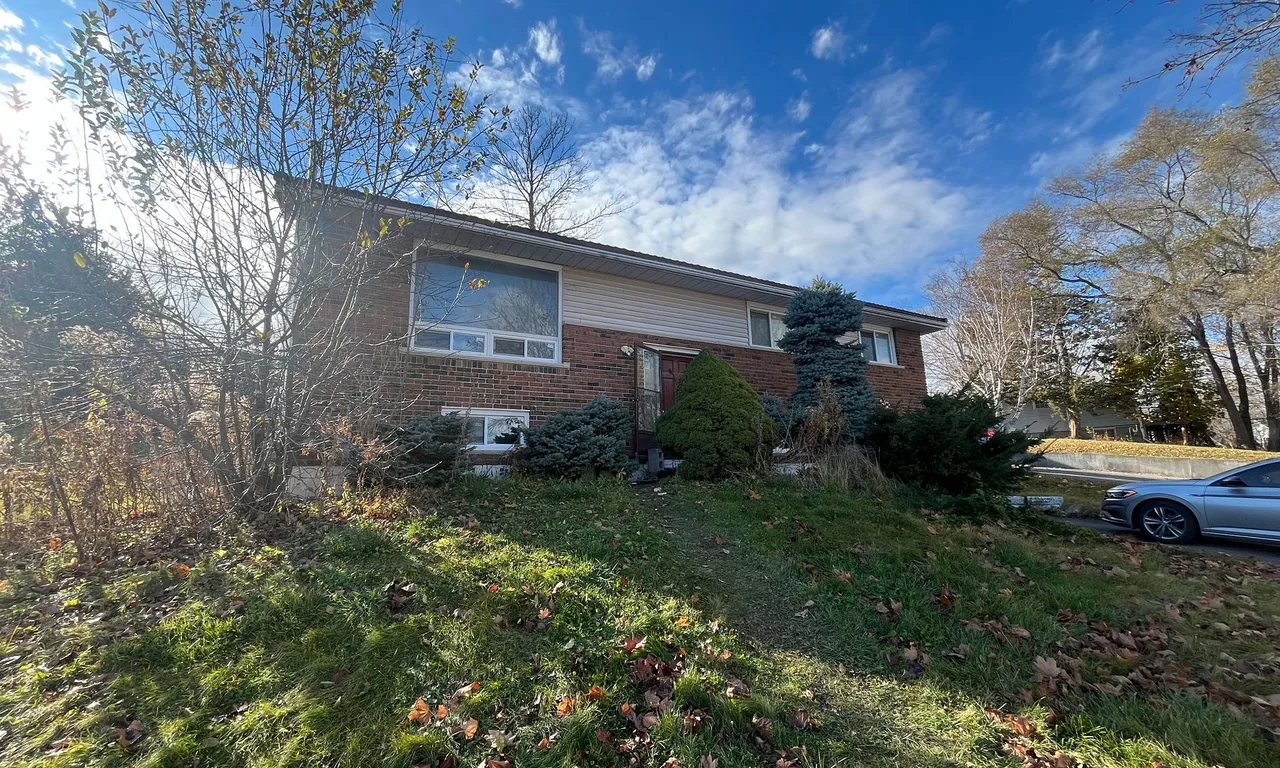 86 WALLBRIDGE Cres, Belleville, ON K8P 1Z4