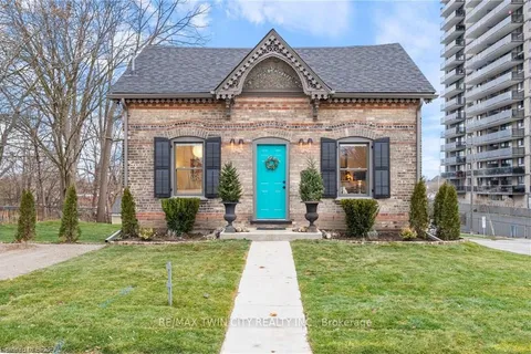 53 Charlotte St, Brantford, ON N3T 2W6