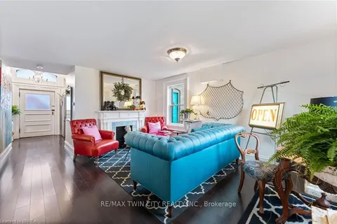 53 Charlotte St, Brantford, ON N3T 2W6