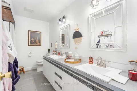46 Millpond Place, Hamilton, ON L8W 2W8