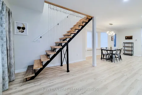 5759 Robinson St, Niagara Falls, ON L2G 2B3