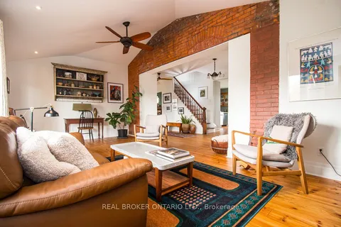 1083 Colborne St, Brant, ON N3T 5M1