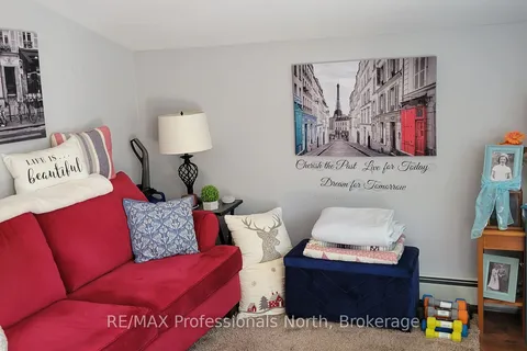 9 WEST Rd, Huntsville, ON P1H 1K9