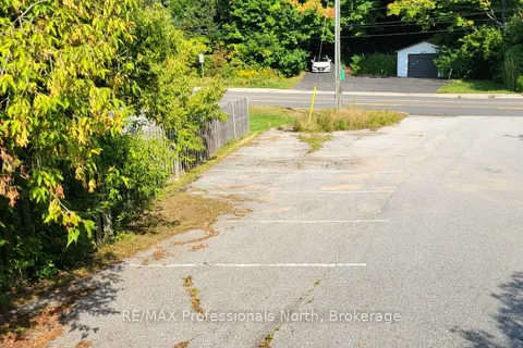 9 WEST Rd, Huntsville, ON P1H 1K9