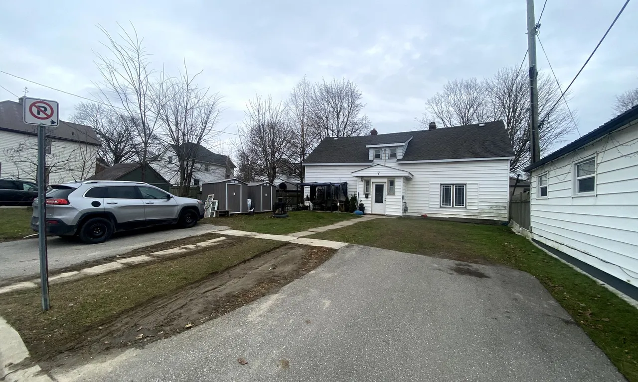 7 Victoria St, Aylmer, ON N5H 1X1