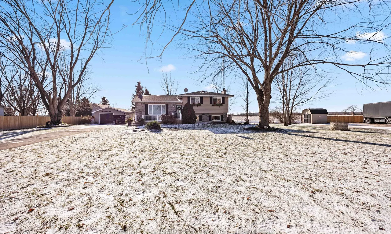 3197 Michigan Line, Plympton-Wyoming, ON N0N 1E0