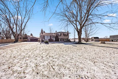 3197 Michigan Line, Plympton-Wyoming, ON N0N 1E0