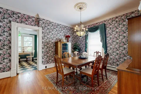 243 Brant Ave, Brantford, ON N3T 3J4