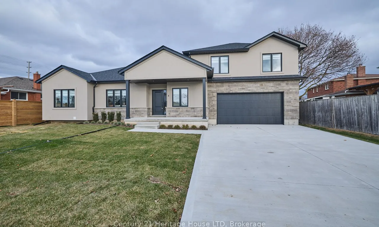 4 Meteor St, St. Catharines, ON L2S 2T1