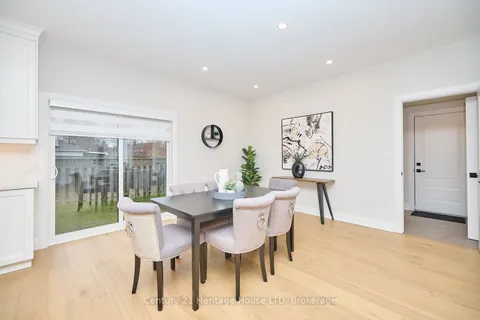 4 Meteor St, St. Catharines, ON L2S 2T1