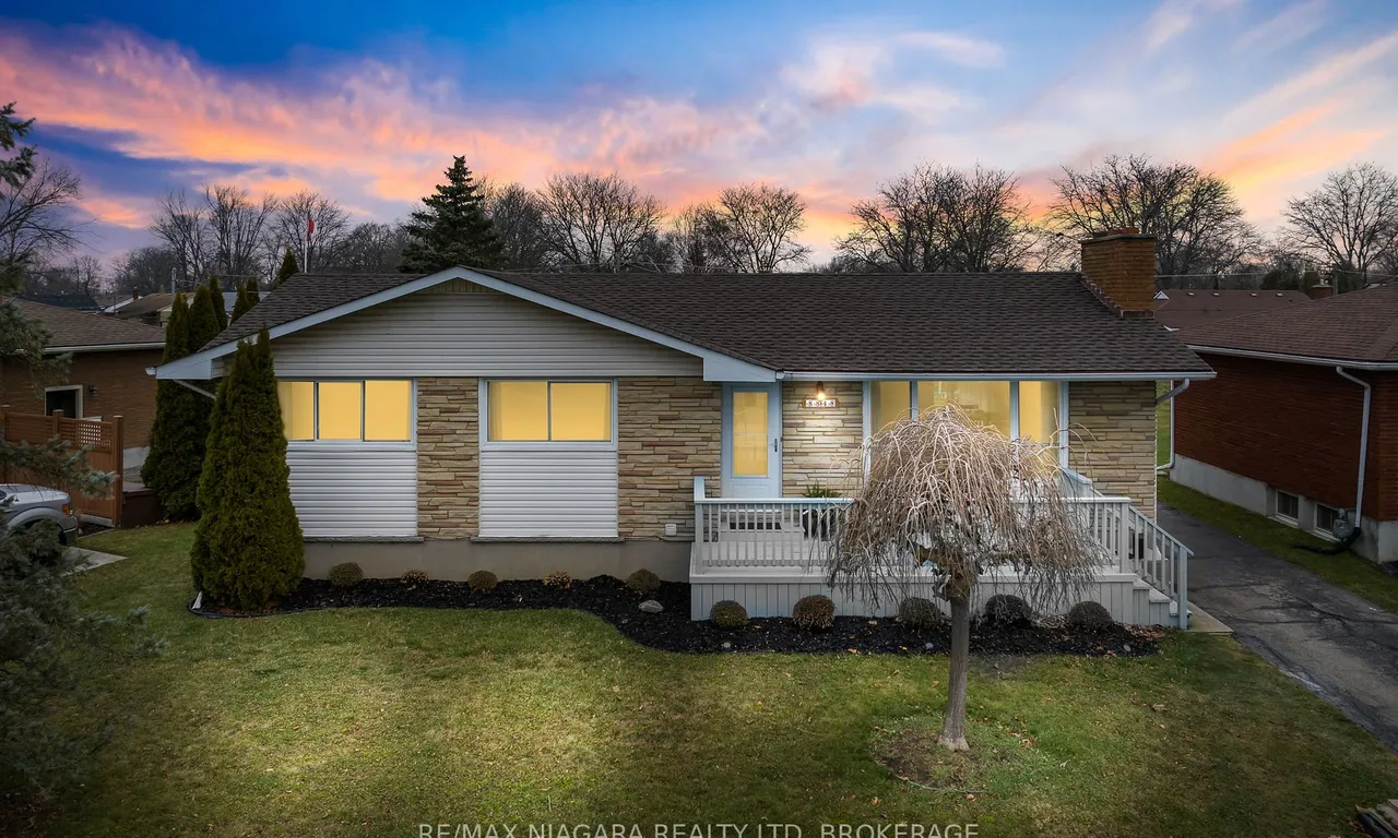 8848 BANTING St, Niagara Falls, ON L2G 6Z9