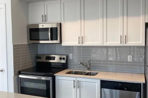 550 North Service Road, Grimsby, ON L3M 0H9