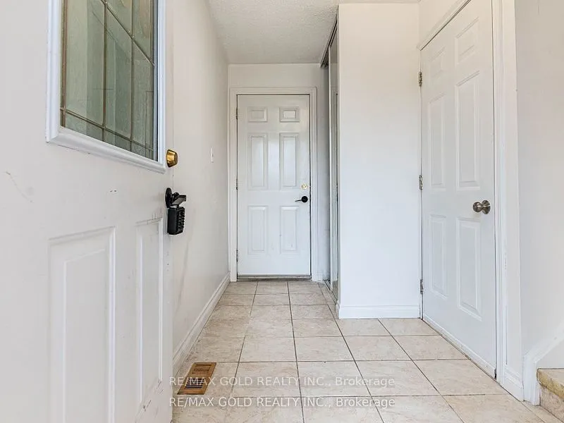 156 Gordon Drummond Avenue, ON L8J 1G4