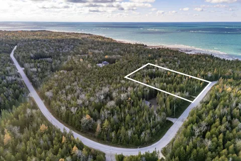 17 Fowlie Road, Northern Bruce Peninsula, ON N0H 1W0