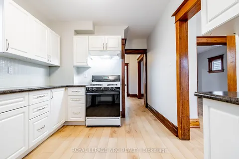 57 Oakland Ave, Welland, ON L3C 2B8