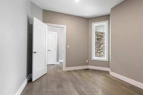 1071 Shearer Dr, Brockville, ON K6V 7K1