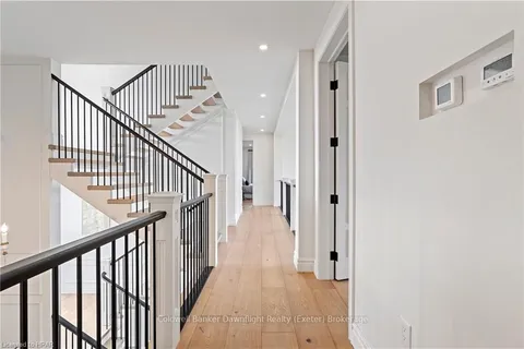 79585 COTTAGE Drive, ON N7A 3X8