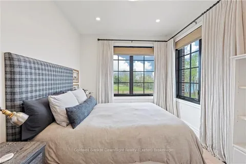 79585 COTTAGE Drive, ON N7A 3X8