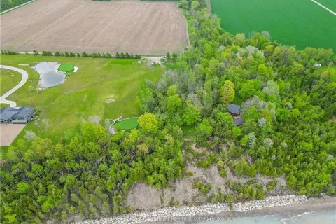 33541 BLACK'S POINT Road, ON N7A 3X8
