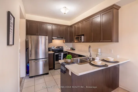 9 White Ash Rd, Thorold, ON L2V 5G5