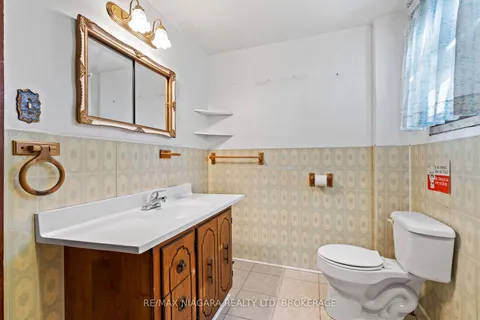 263 Humboldt Pkwy, Port Colborne, ON L3K 2H7