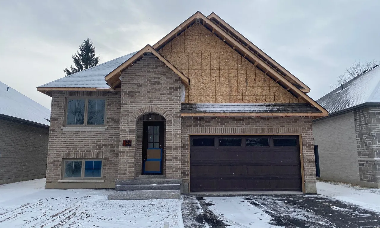 22-1000 D&apos;ARCY St, Cobourg, ON K9A 4B6