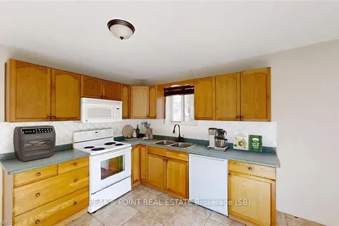 847 6TH Street, South Bruce Peninsula, ON N0H 2G0