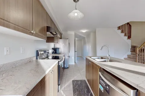 60 Cole Cres, Brantford, ON N3T 0P4