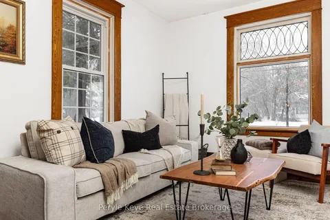 57 McMurray St, Bracebridge, ON P1L 2A1