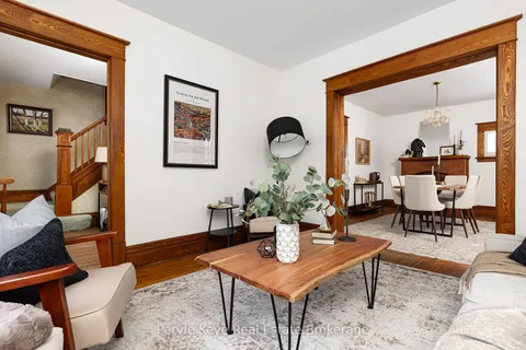 57 McMurray St, Bracebridge, ON P1L 2A1