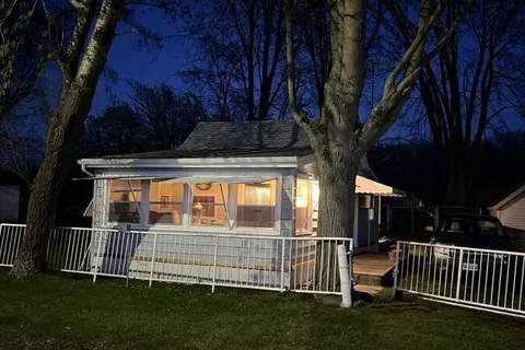 1758 River Road, ON N8A 4K9